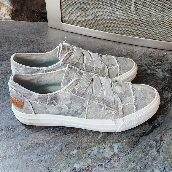 Blowfish Malibu Gray Camo Slip-On Canvas Sneakers Size 6 - Picture 12 of 16